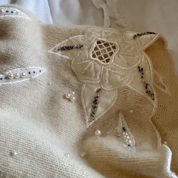 Marisa Christina Sweater Medium Cream Angora Lambswool Beaded Pearls & Sequins - Picture 4 of 11